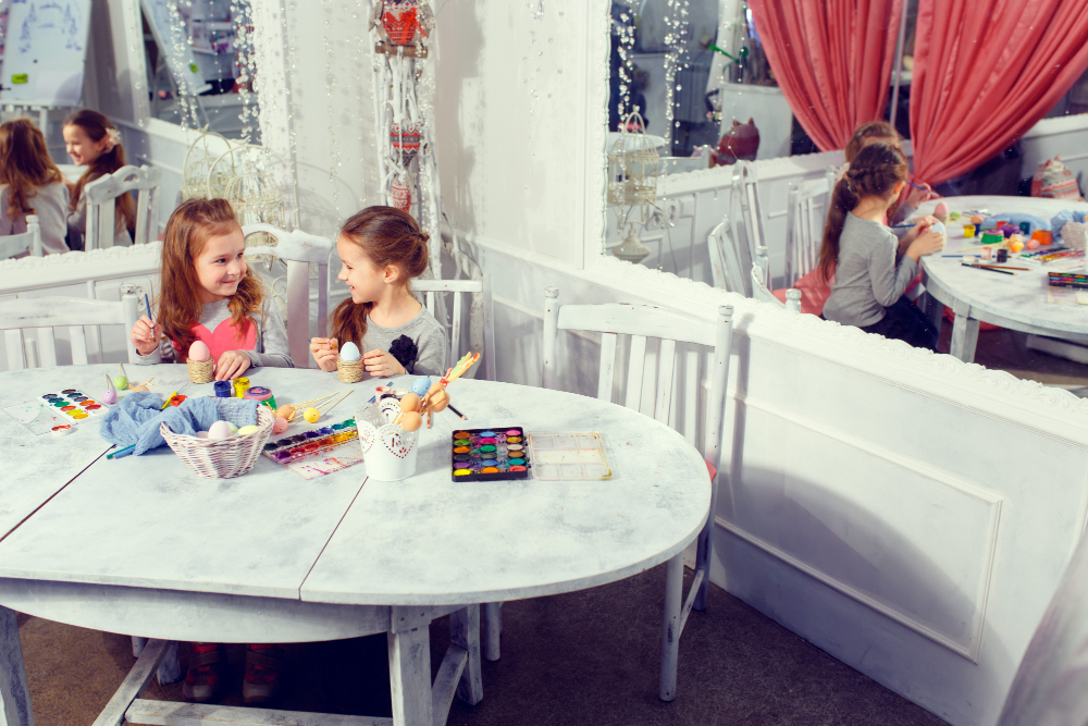 Family-friendly restaurants and cafés in Abu Dhabi with kid zones and birthday party packages.